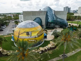 outside of the Dali museum with dome