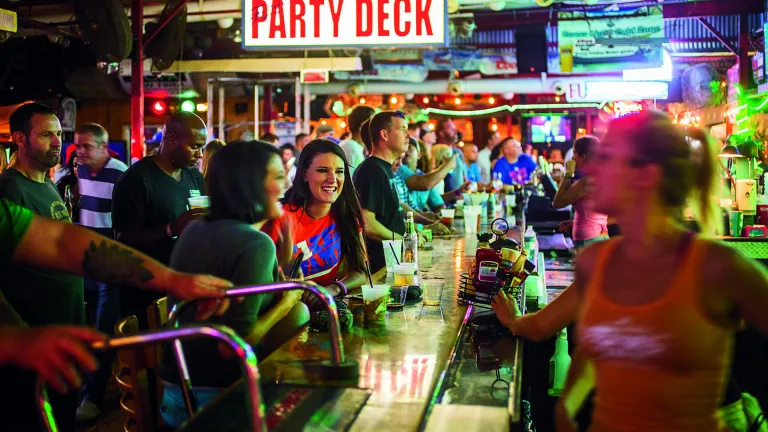 a crowded bar at Ferg's in St. Petersburg