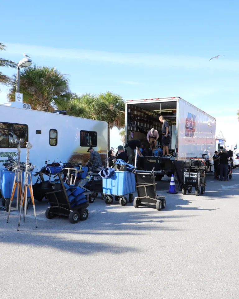 Van unloading equipment