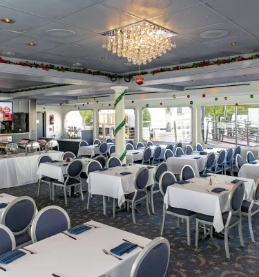 Yacht StarShip Dinner Cruise