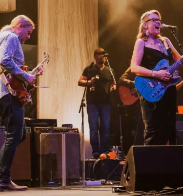 Band Tedeschi Trucks Band at the Baycare Sound.