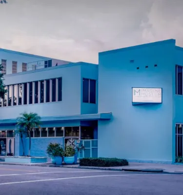 Imagine Museum exterior photo.