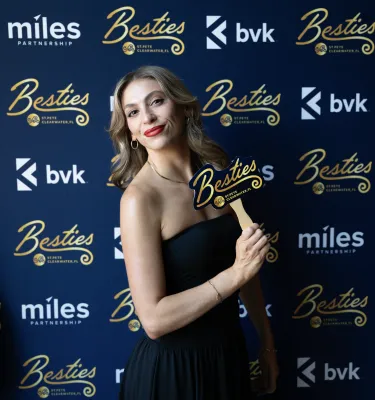 besties awards 