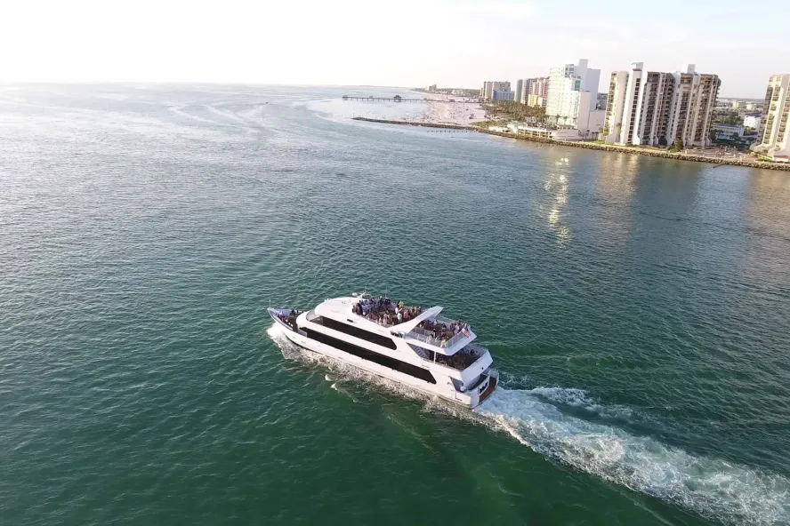 Yacht StarShip