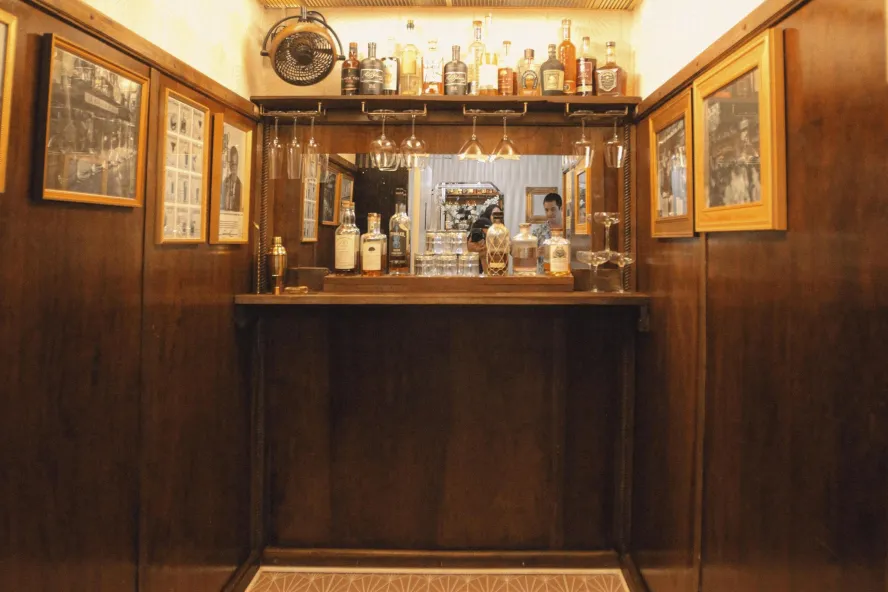 a view of a vintage bar at Peninsula Bed & Cocktails in Gulfport