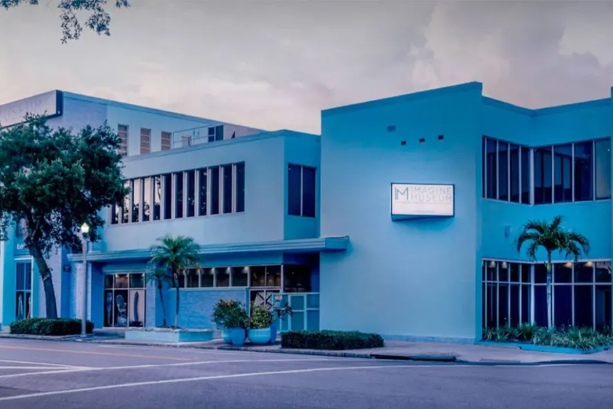 Imagine Museum exterior photo.