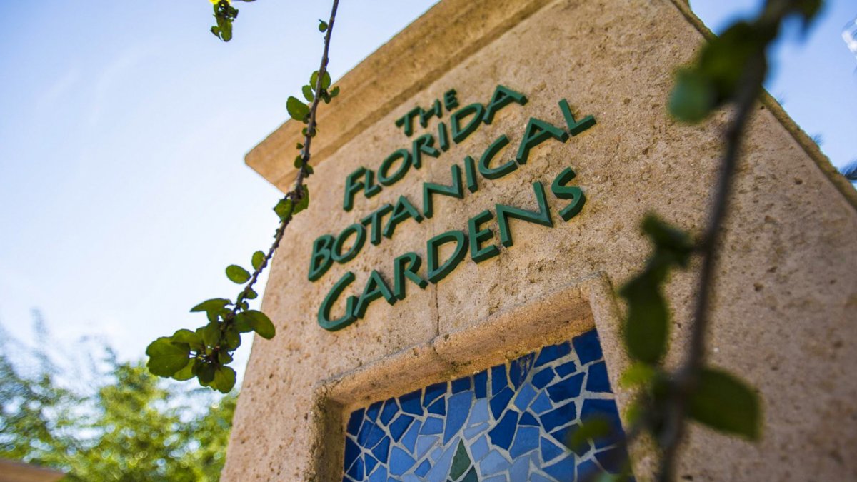 The sign for the Florida Botanical Gardens
