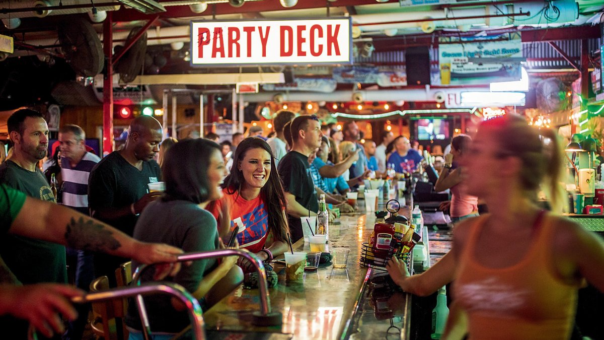 A shot of a crowded Ferg's Bar in downtown St. Pete