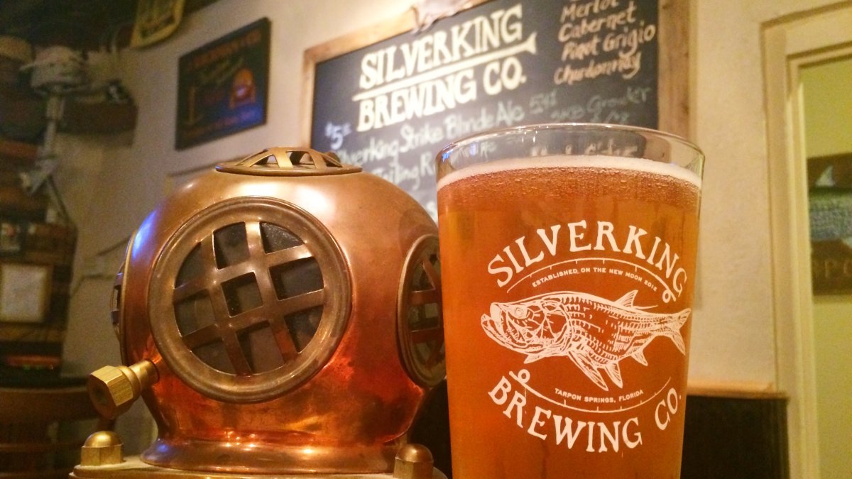 Tarpon Springs Silverking Brewing Co. Beer Glass and Diver Helmet