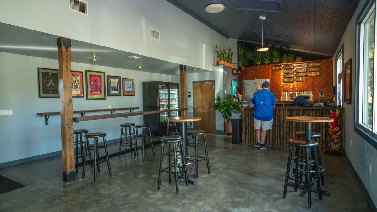 Tarpon Springs Brighter Days Brewing Interior