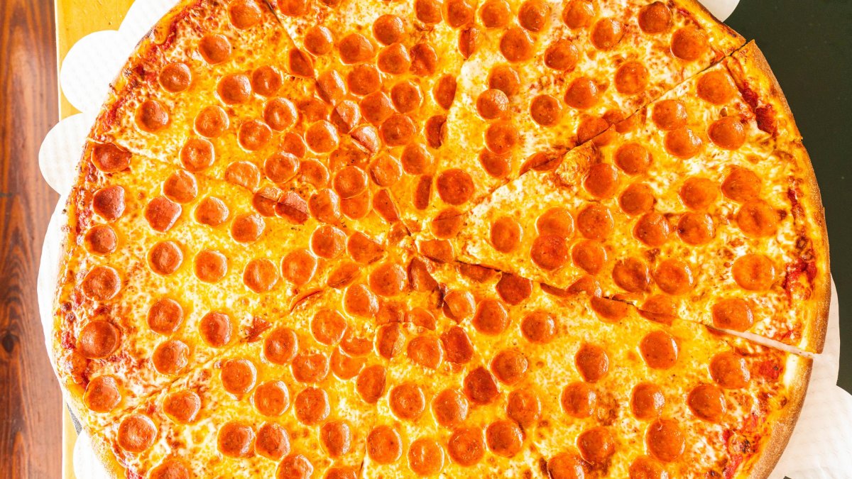 A shot of the 32-inch Madison Avenue Pizza