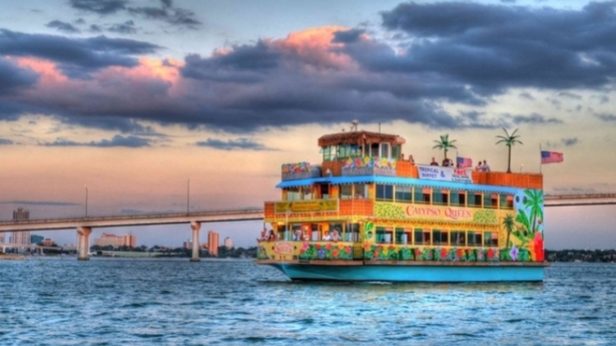 StarLite Cruises Clearwater Beach New Year's Eve Casual Tropical