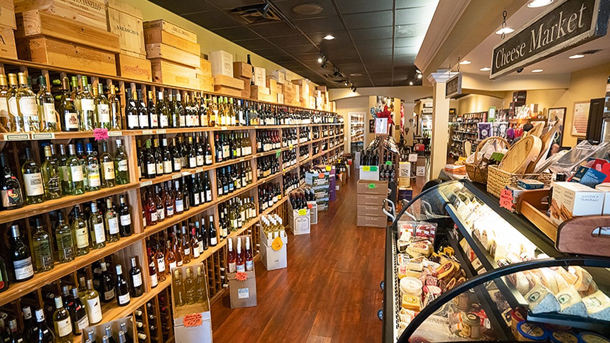 Bella Vino Cheese Market interior
