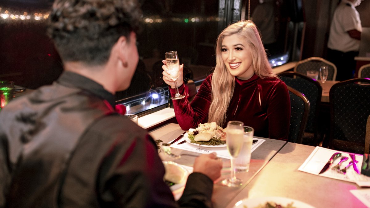 Yacht StarShip Dinner Cruise