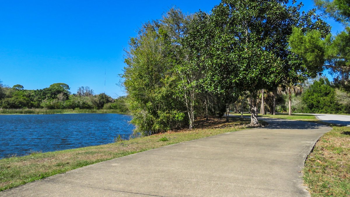 paved path along the water at Boca Ciega Millenium Park