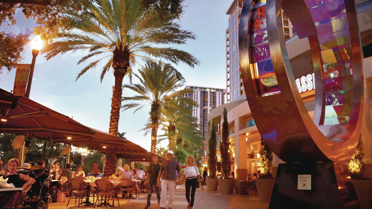 Sidewalk with dining in downtown St. Pete