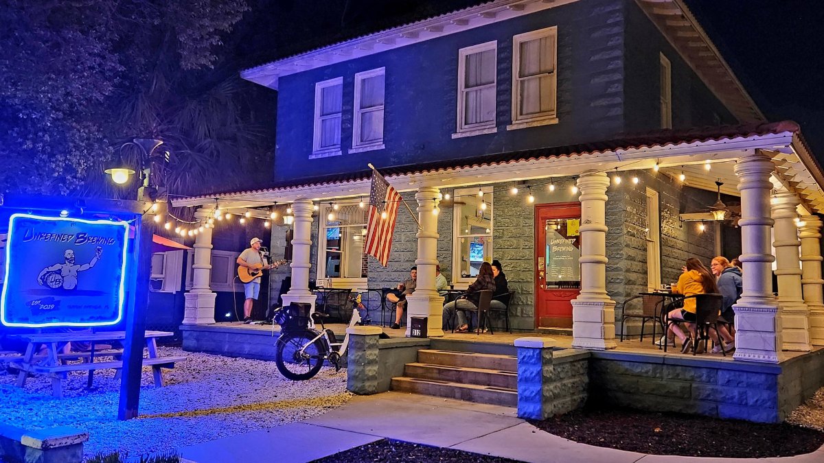 Exterior of Unrefined Brewing at night