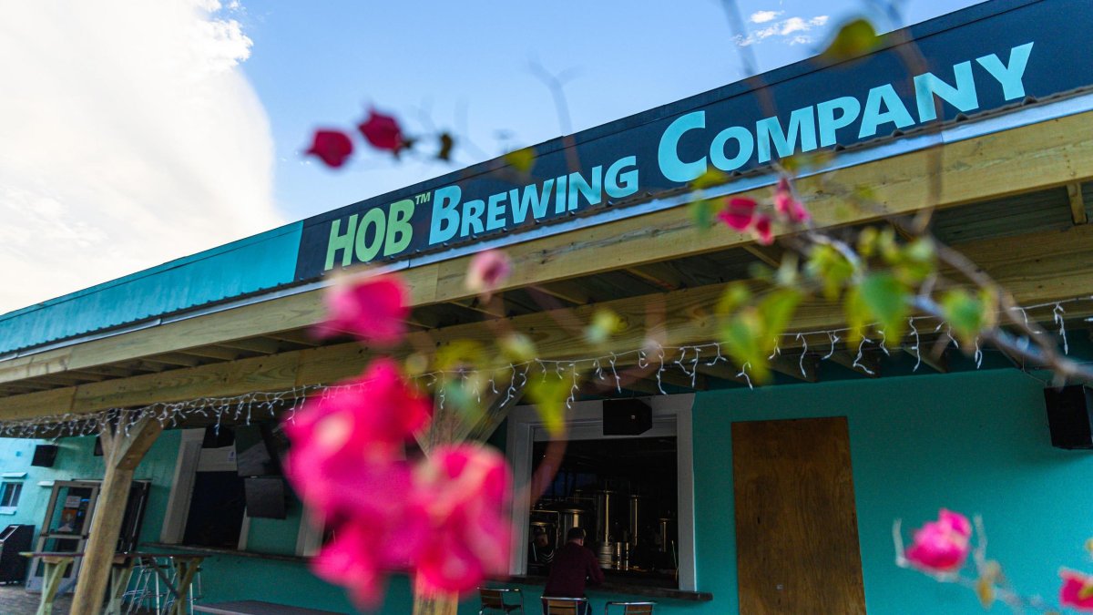 Turquoise exterior of HOB Brewing Co 