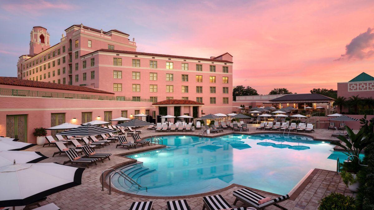 Vinoy pool at sunset