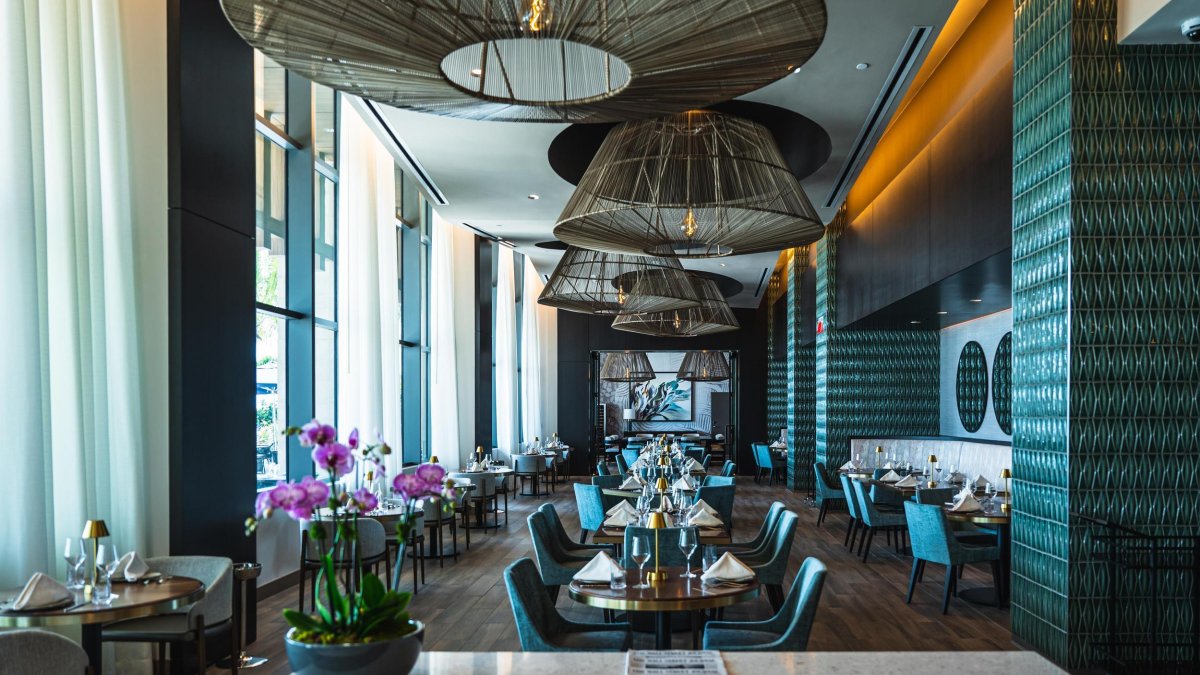 an elegant dining room at the JW Marriott