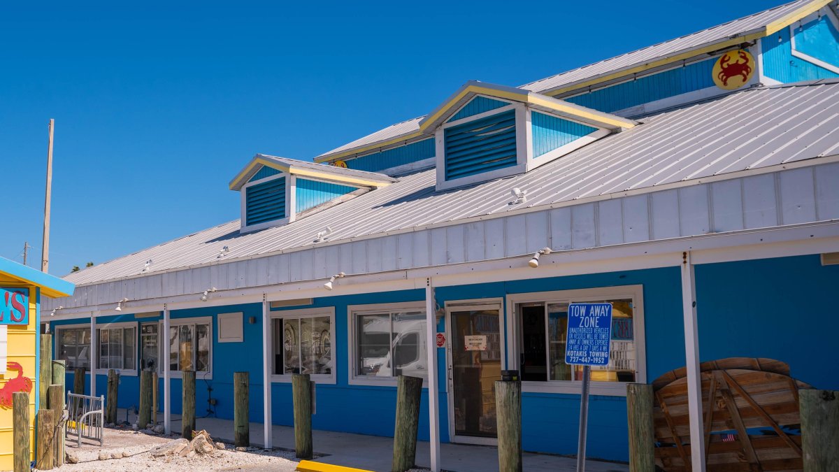 exterior of original crabby bill's restaurant in Indian Rocks Beach
