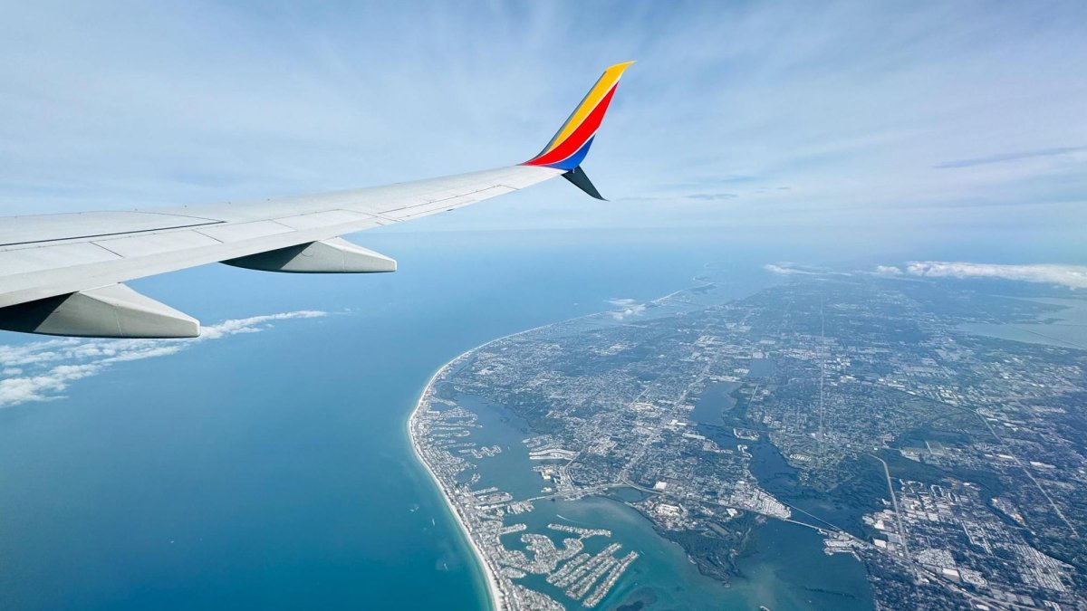 An Allegiant Flight in the sky approaching St. Pete-Clearwater