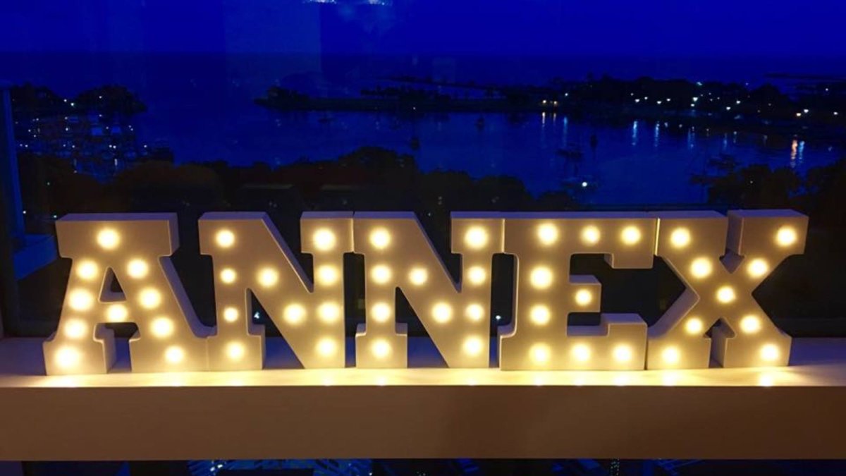 Annex 400 Beach