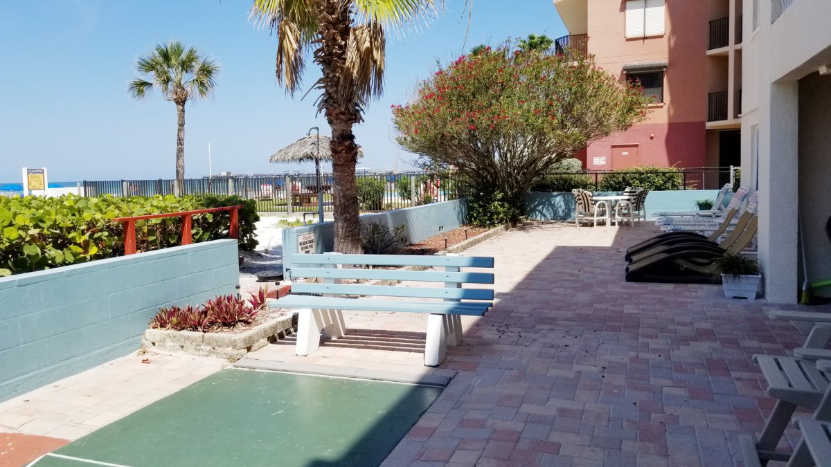 shuffleboard court