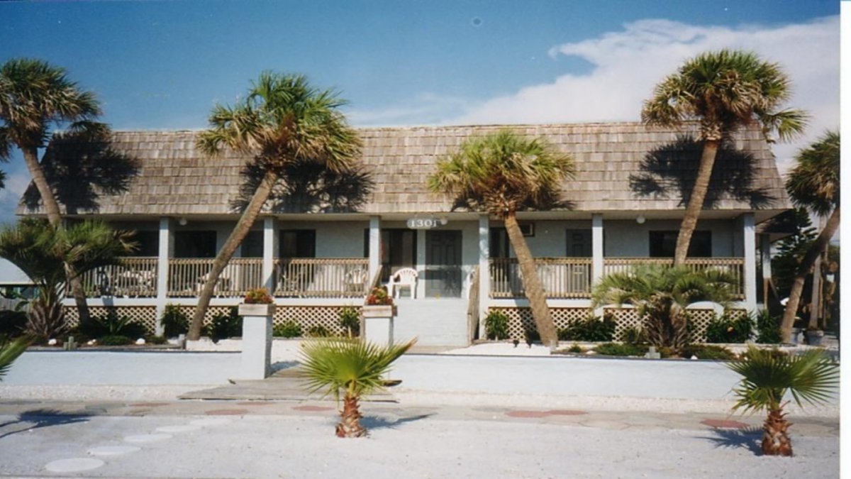 Sabal Palms Inn -Front of Property