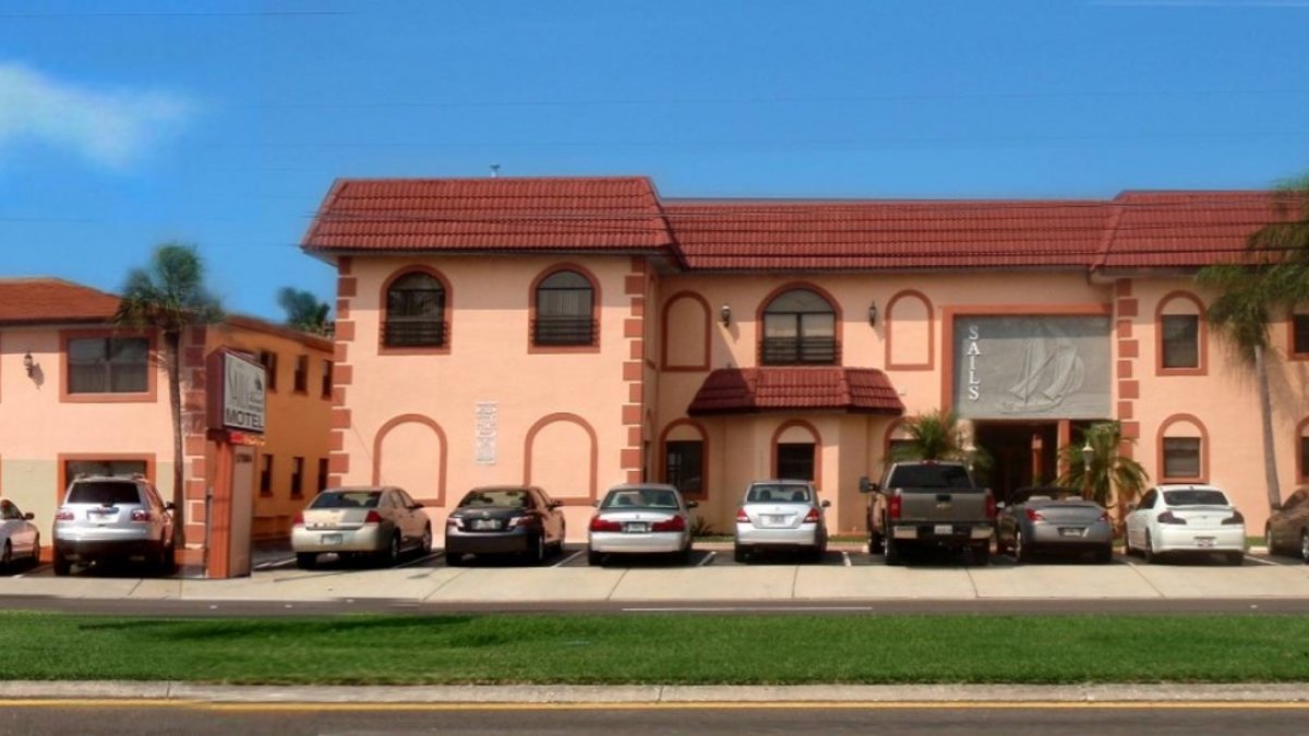 Front (Street) View of the Sails Resort Motel
