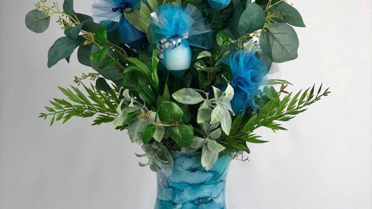 Euphoric Arrangements-Candle Roses