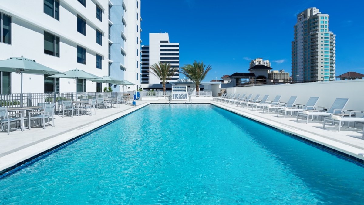 7th Floor Rooftop Pool