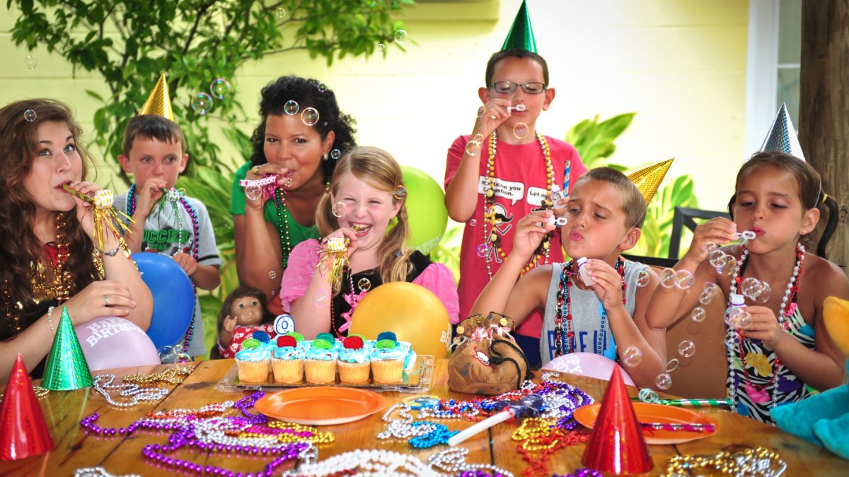 Celebrate with your special occasion! Perfect for couples, families, reunions, wedding parties!