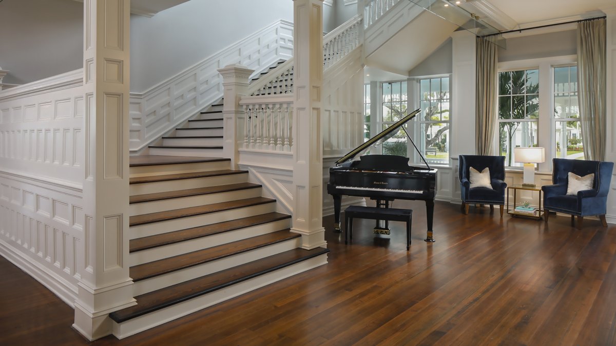 Belleview Inn Grand Staircase