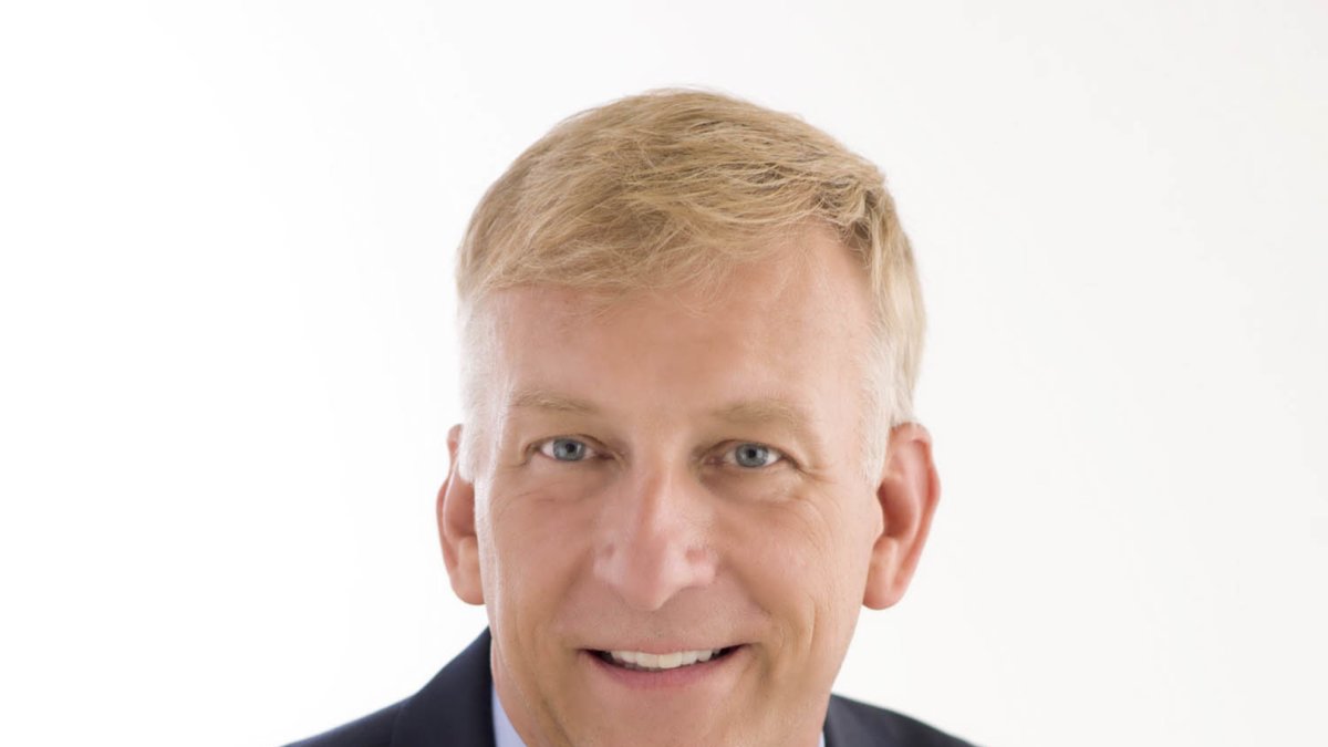 Headshots for the professional, photography available for meetings, team building and annual events