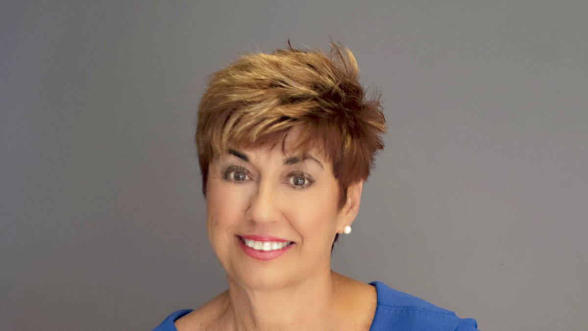 Headshots for the professional, photography available for meetings, team building and annual events