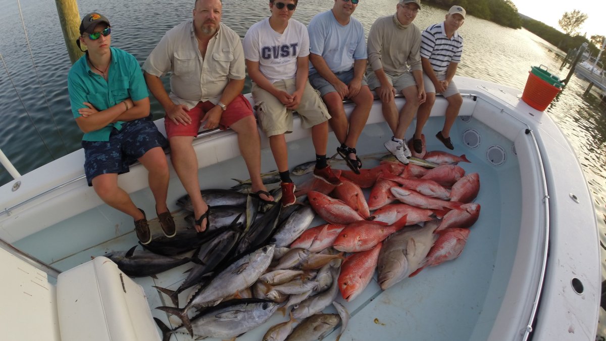 Another Great Day of HUGE Fish Catching @ IslandLure.com