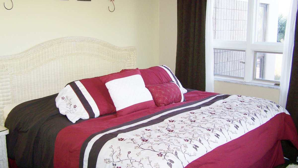 King size bed