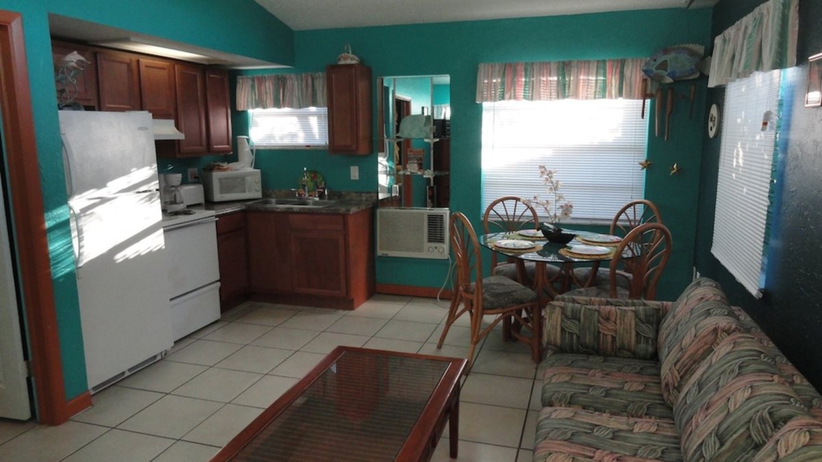 One Bedroom Hawaii Suite