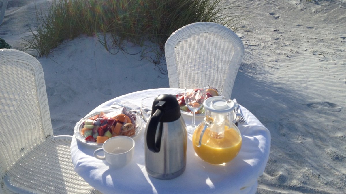 Romantic Beach Breakfast