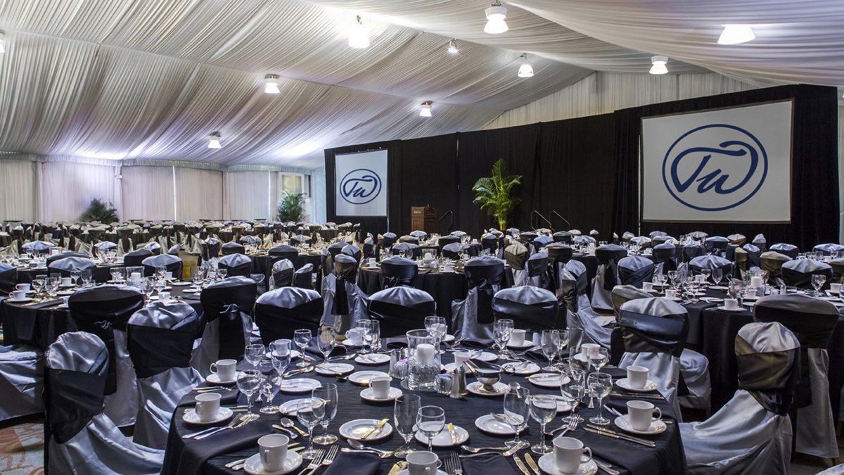 The Pavilion offers 10,584 square feet with unobstructed views & can accommodate up to 1200 guests.