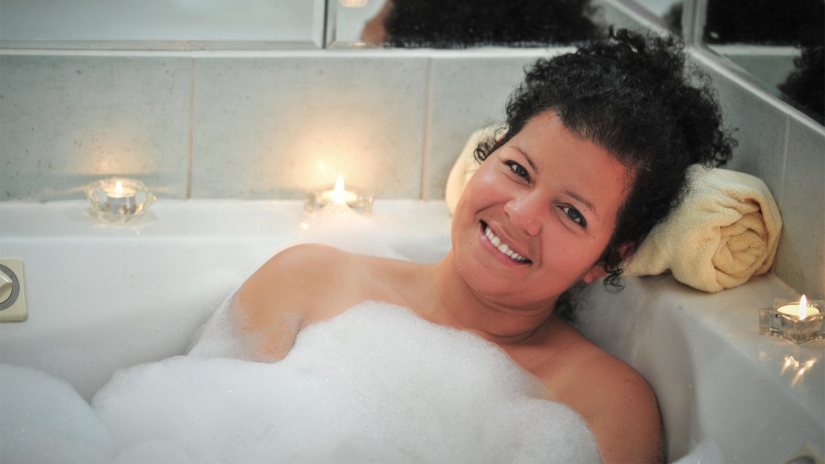 Relaxation? Yes! SkyView Villa has a gorgeous hot tub bathtub for a perfect vacation stay.