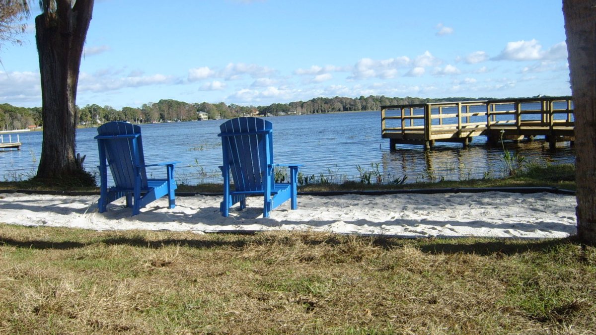 Beautiful Lake Tarpon lines the eastern edge of Tarpon Springs