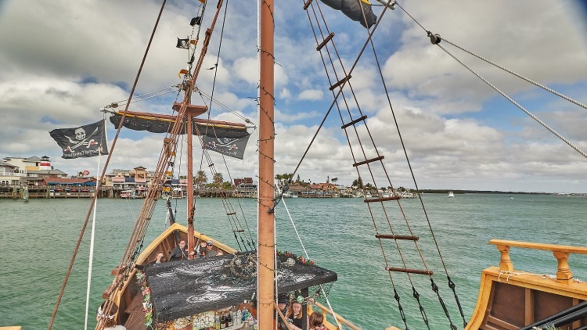 pirate ship cruise st john's pass