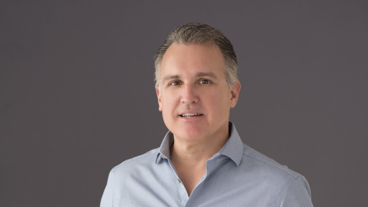 Headshots for the professional, photography available for meetings, team building and annual events