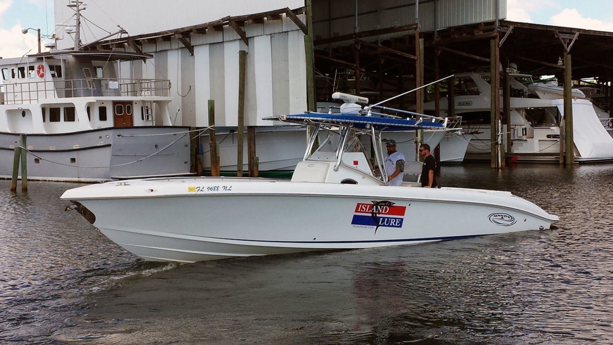 Island Lure 37' Spectre Fishing machine