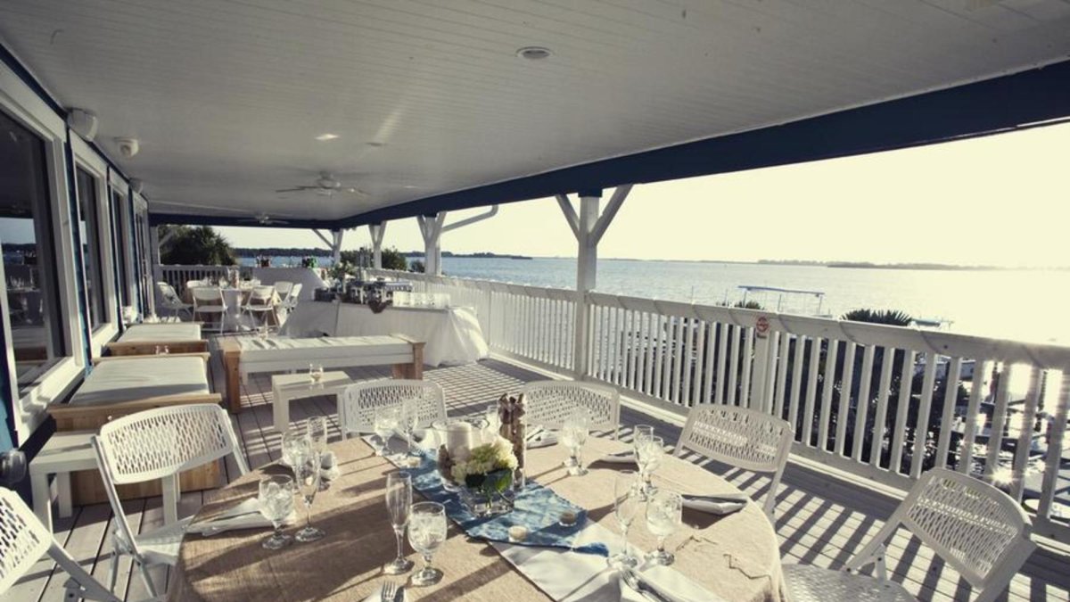 The wrap around veranda (Photo courtesy of Joy Marie Photographers)