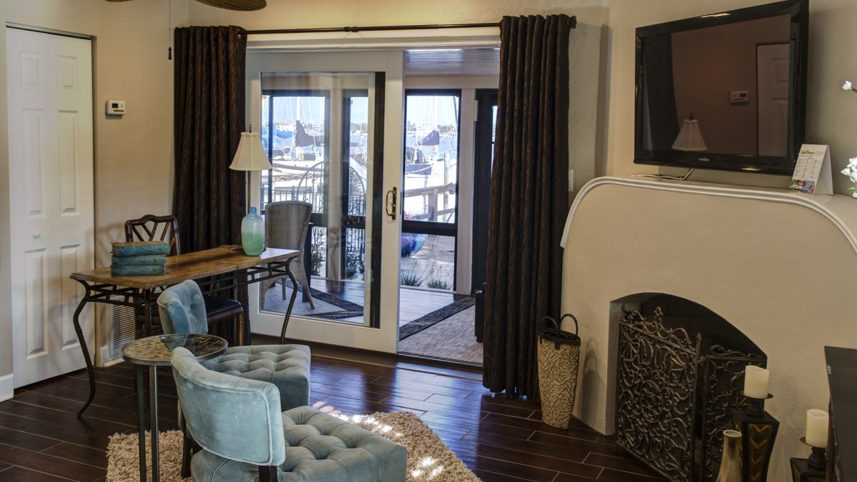 Waterfront Presidential Suite