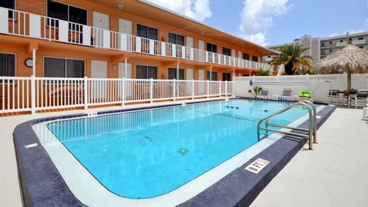 Tropic Breeze Condominium Visit St Petersburg Clearwater Florida
