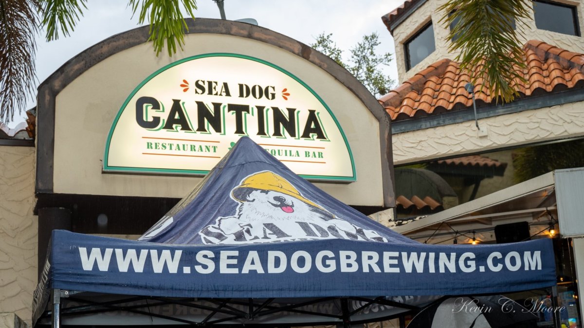 Cantina Entrance